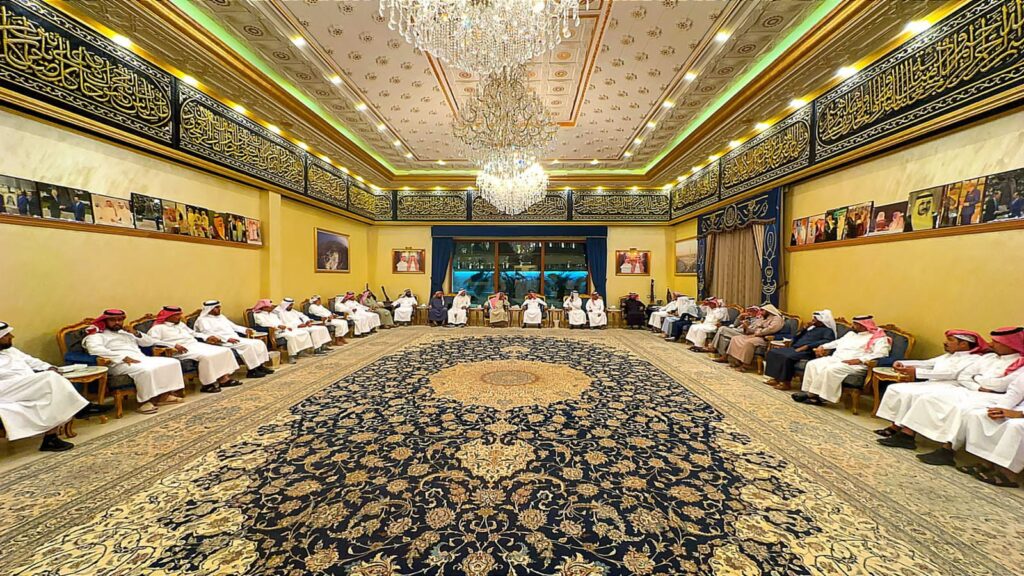 صلح قبلي يفضي إلى عفو عائلة بن محفوظ عن قاتل ابنهم صلح قبلي يفضي إلى عفو عائلة بن محفوظ عن قاتل ابنهم