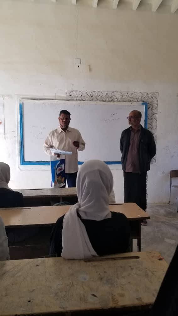 مدير مكتب الهيئة العامة لحماية البيئة بمديرية القطن و المناطق الغربية يزور مدرستي 14اكتوبر الاساسية للبنين و المستقبل الاساسية للبنات مدير مكتب الهيئة العامة لحماية البيئة بمديرية القطن و المناطق الغربية يزور مدرستي 14اكتوبر الاساسية للبنين و المستقبل الاساسية للبنات