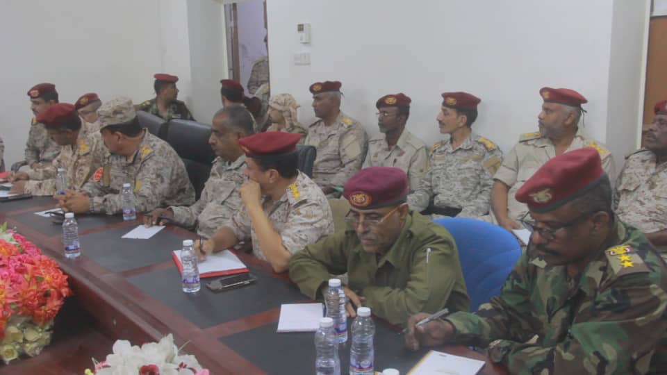 لجنة الاستلام والتسليم بالمنطقة العسكرية الاولى تباشر أعمالها بحضور القادة الخلف والسلف … شاهد الصور لجنة الاستلام والتسليم بالمنطقة العسكرية الاولى تباشر أعمالها بحضور القادة الخلف والسلف … شاهد الصور