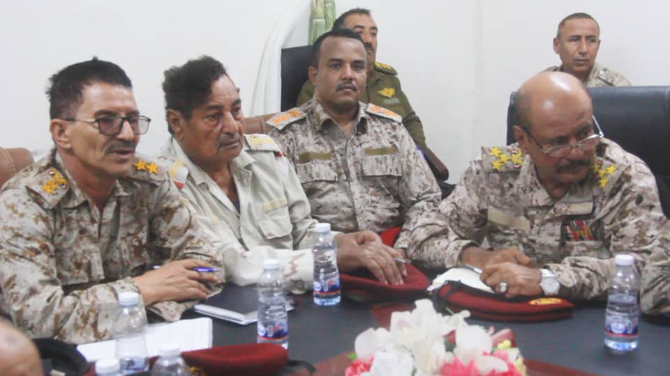 لجنة الاستلام والتسليم بالمنطقة العسكرية الاولى تباشر أعمالها بحضور القادة الخلف والسلف … شاهد الصور لجنة الاستلام والتسليم بالمنطقة العسكرية الاولى تباشر أعمالها بحضور القادة الخلف والسلف … شاهد الصور