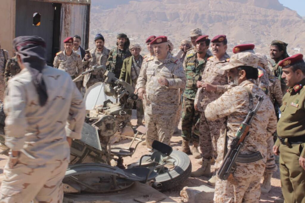 قائد المنطقة العسكربة الاولى يتفقد الجاهزية في عدد من المواقع العسكرية. قائد المنطقة العسكربة الاولى يتفقد الجاهزية في عدد من المواقع العسكرية.