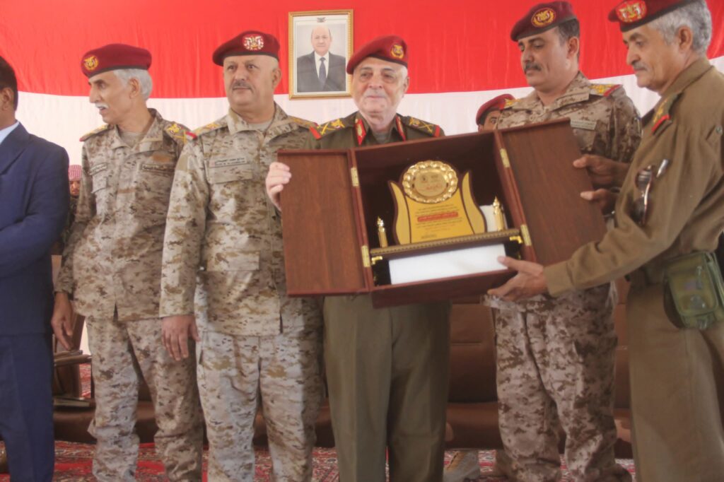 حفل خطابي وتكريمي بمناسبة انتهاء عملية الدور والتسليم بقيادة المنطقة العسكرية الاولى واللواء 37مدرع واللواء135مشاه "شاهد الصور" حفل خطابي وتكريمي بمناسبة انتهاء عملية الدور والتسليم بقيادة المنطقة العسكرية الاولى واللواء 37مدرع واللواء135مشاه "شاهد الصور"