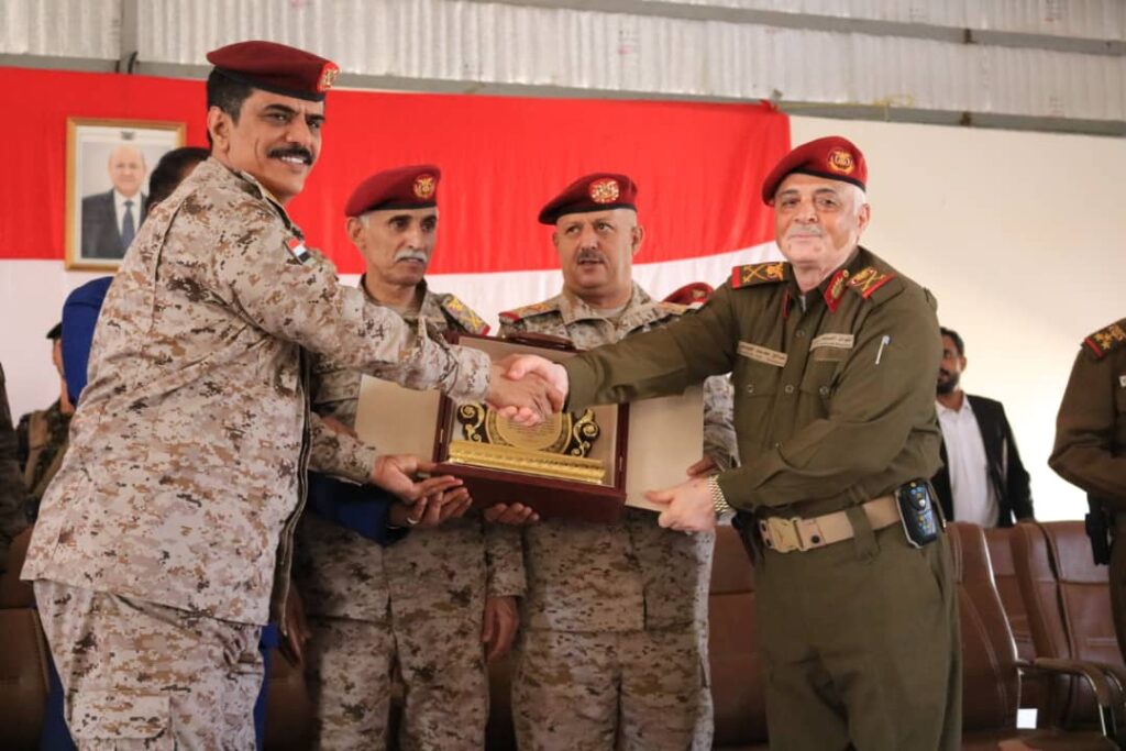 حفل خطابي وتكريمي بمناسبة انتهاء عملية الدور والتسليم بقيادة المنطقة العسكرية الاولى واللواء 37مدرع واللواء135مشاه "شاهد الصور" حفل خطابي وتكريمي بمناسبة انتهاء عملية الدور والتسليم بقيادة المنطقة العسكرية الاولى واللواء 37مدرع واللواء135مشاه "شاهد الصور"