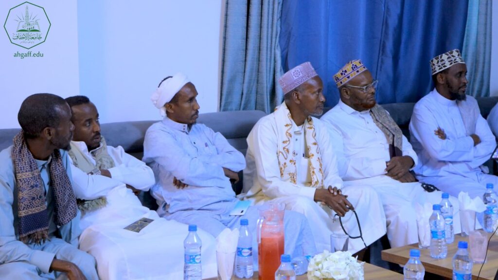 وفد جامعة الاحقاف يصل العاصمة مقديشو تلبية للدعوة من بعض الجامعات الصومالية وفد جامعة الاحقاف يصل العاصمة مقديشو تلبية للدعوة من بعض الجامعات الصومالية