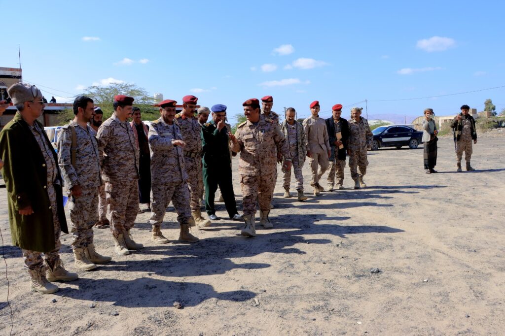 مأرب: تدشين مشروع "دفء الشتاء" لدعم أبطال الجيش في الجبهات مأرب: تدشين مشروع "دفء الشتاء" لدعم أبطال الجيش في الجبهات