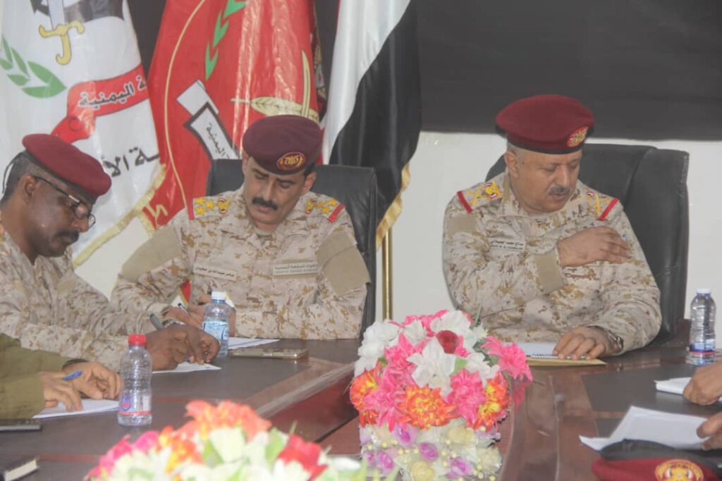 قائد المنطقه العسكرية الاولى قائد اللواء 37 مدرع يعقد اجتماع رؤساء الشعب وقادة كتائب المنطقة قائد المنطقه العسكرية الاولى قائد اللواء 37 مدرع يعقد اجتماع رؤساء الشعب وقادة كتائب المنطقة