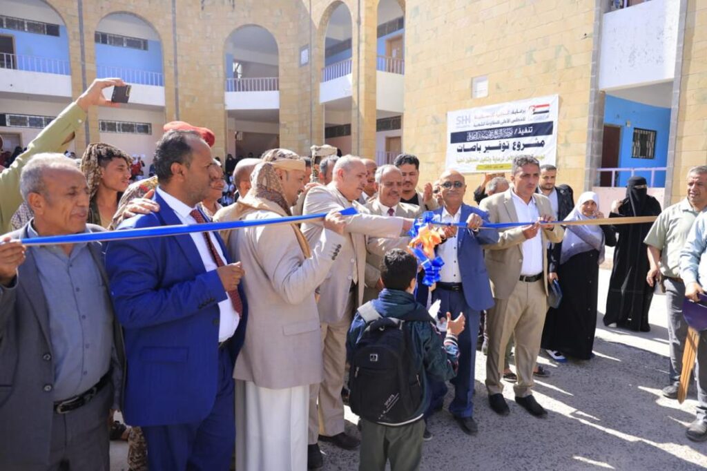 في إطار دعمها للفئات الضعيفة المتضررة من الحرب الدائرة الإنسانية تدعم ذوي الإعاقة في تعز بـ" باصات نقل" في إطار دعمها للفئات الضعيفة المتضررة من الحرب الدائرة الإنسانية تدعم ذوي الإعاقة في تعز بـ" باصات نقل"