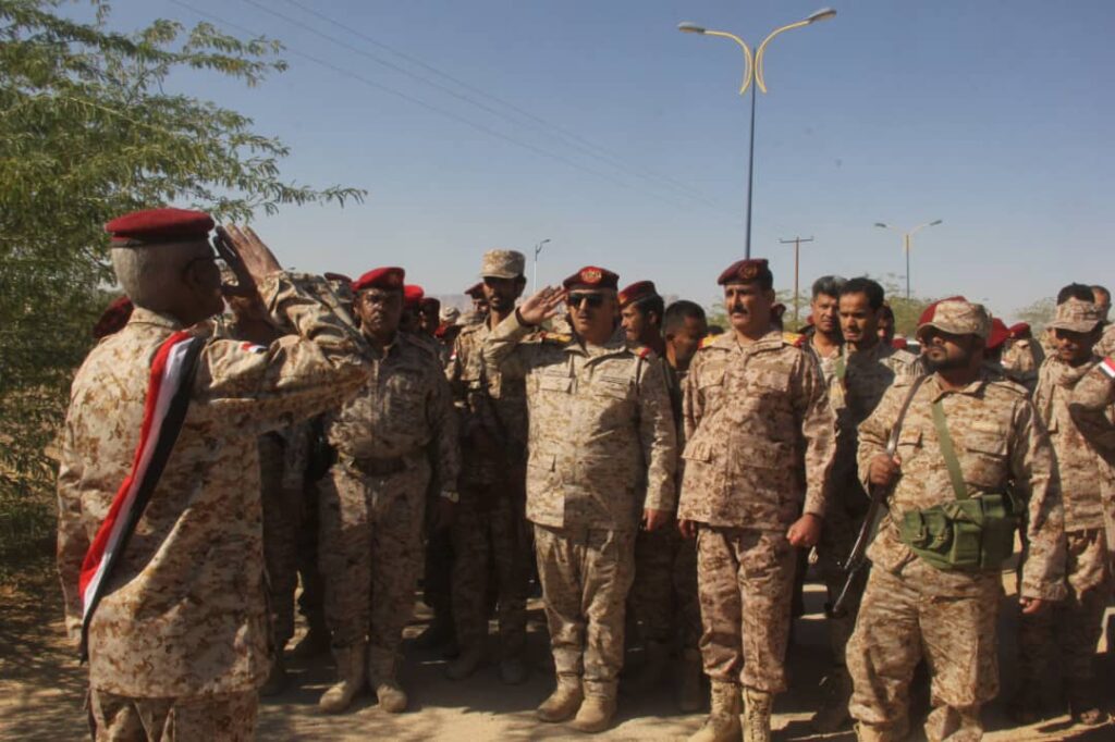بالصور قائد المنطقة العسكرية الاولى اللواء الركن صالح الجعيملاني يدشن المرحلة الاولى من العام التدريبي والقتالي والاعداد المعنوي 2025م في اللواء 37 مدرع . بالصور قائد المنطقة العسكرية الاولى اللواء الركن صالح الجعيملاني يدشن المرحلة الاولى من العام التدريبي والقتالي والاعداد المعنوي 2025م في اللواء 37 مدرع .
