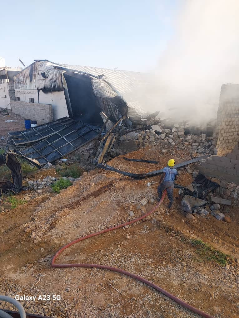 الدفاع المدني يخمد حريقا نشبت في مصنع ارم للصناعات المتنوعة "شاهد الصور" الدفاع المدني يخمد حريقا نشبت في مصنع ارم للصناعات المتنوعة "شاهد الصور"