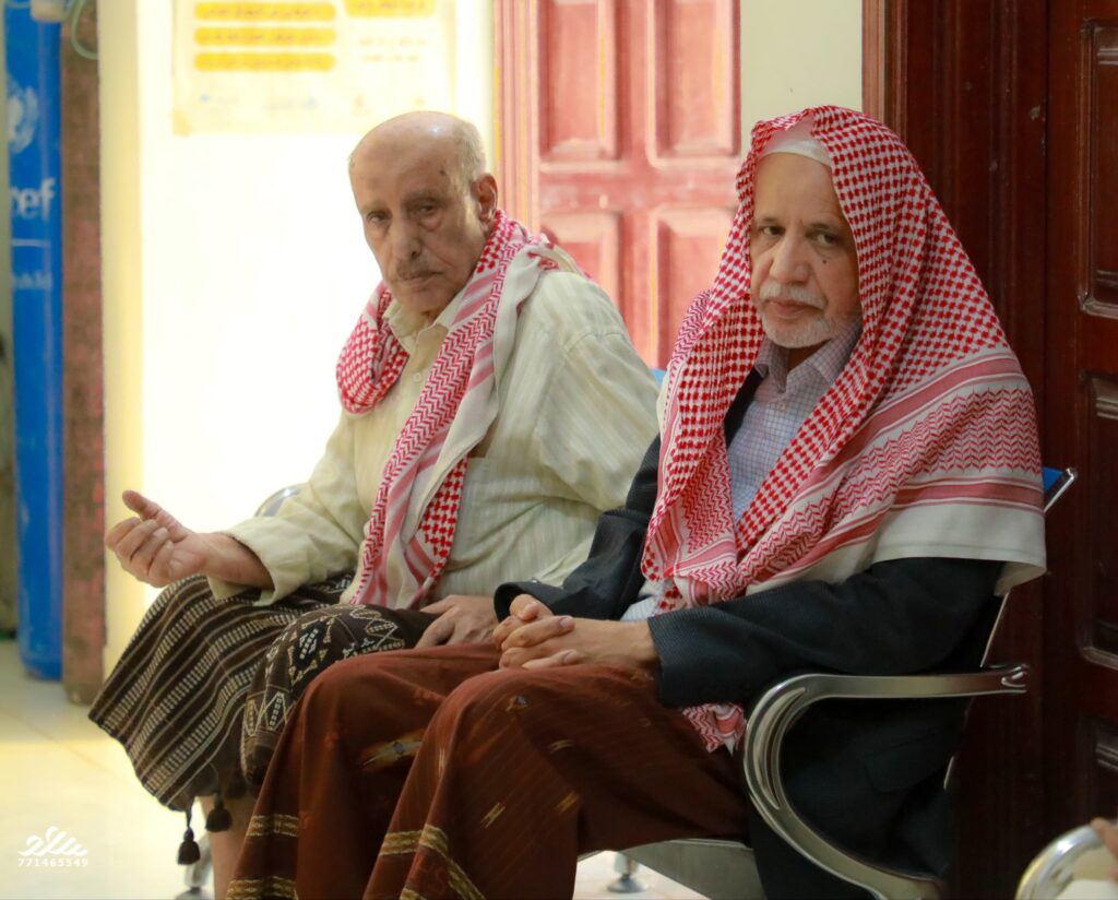 بإشراف مكتب الصحة العامة والسكان بمديرية سيئون وبتمويل فاعل خير ..تدشين العمل بالعيادة المسائية والنوبات الليلية بالمركز الصحي الإسعافي بتاربة بإشراف مكتب الصحة العامة والسكان بمديرية سيئون وبتمويل فاعل خير ..تدشين العمل بالعيادة المسائية والنوبات الليلية بالمركز الصحي الإسعافي بتاربة