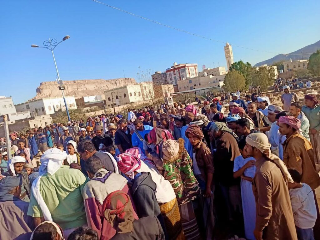 بحضور رسمي ومجتمعي مُهيب تشييع الشخصية الاجتماعية "سعيد بن سعد" في سيئون بوادي حضرموت "شاهد الـصور" بحضور رسمي ومجتمعي مُهيب تشييع الشخصية الاجتماعية "سعيد بن سعد" في سيئون بوادي حضرموت "شاهد الـصور"