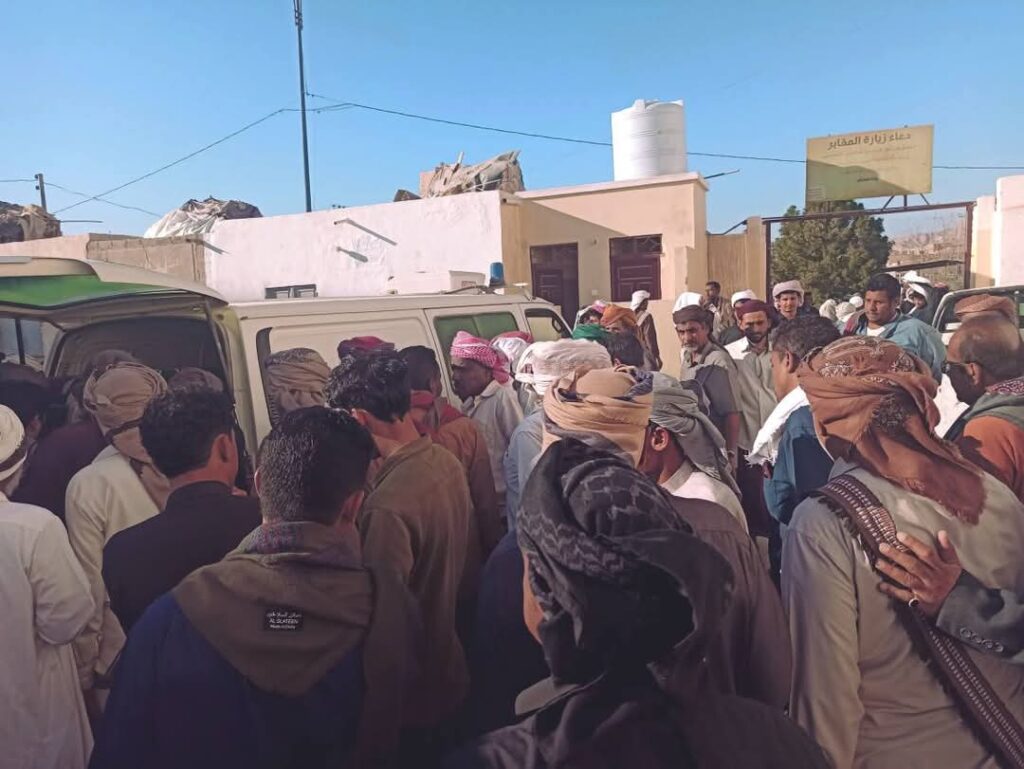 بحضور رسمي ومجتمعي مُهيب تشييع الشخصية الاجتماعية "سعيد بن سعد" في سيئون بوادي حضرموت "شاهد الـصور" بحضور رسمي ومجتمعي مُهيب تشييع الشخصية الاجتماعية "سعيد بن سعد" في سيئون بوادي حضرموت "شاهد الـصور"