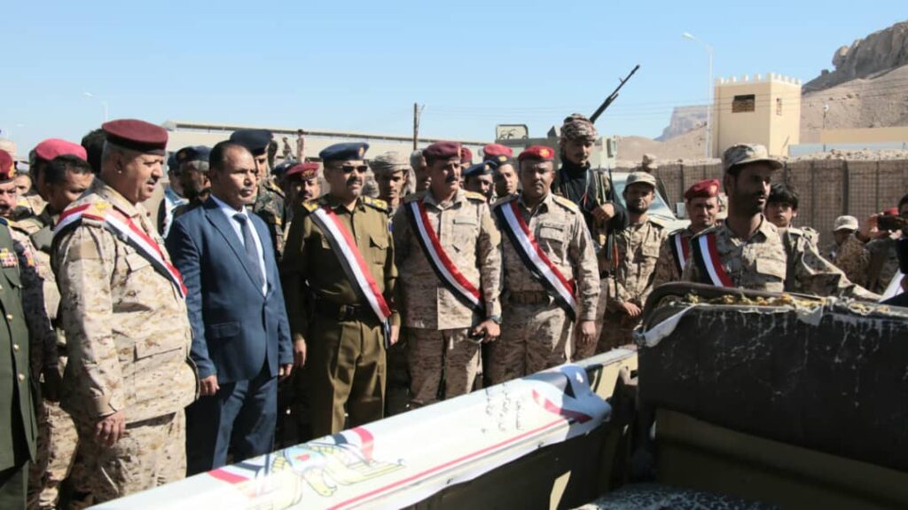 الوكيل العامري يدشن العام التدريبي والعملياتي بقيادة المنطقة العسكرية الأولى الوكيل العامري يدشن العام التدريبي والعملياتي بقيادة المنطقة العسكرية الأولى