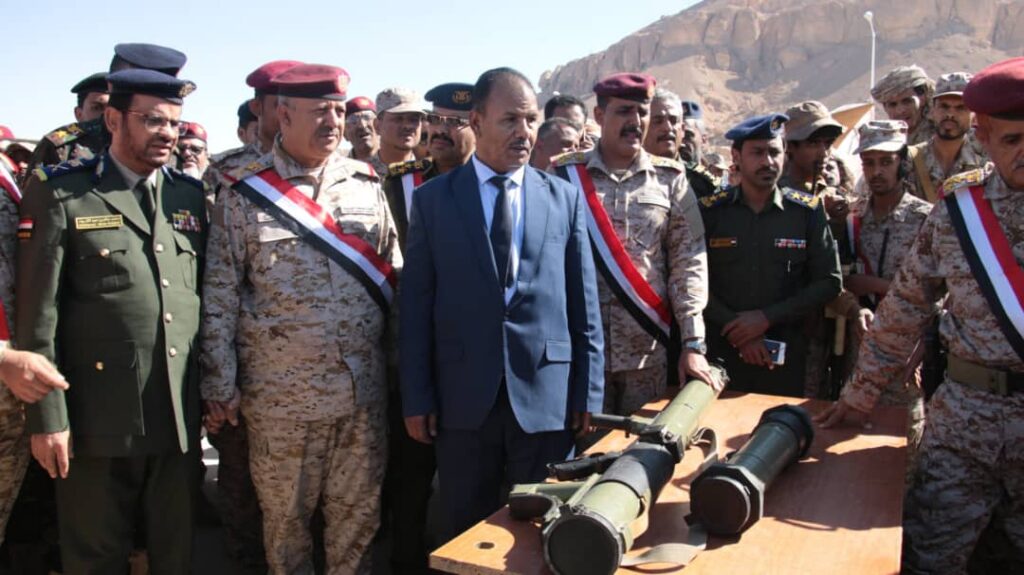 الوكيل العامري يدشن العام التدريبي والعملياتي بقيادة المنطقة العسكرية الأولى الوكيل العامري يدشن العام التدريبي والعملياتي بقيادة المنطقة العسكرية الأولى