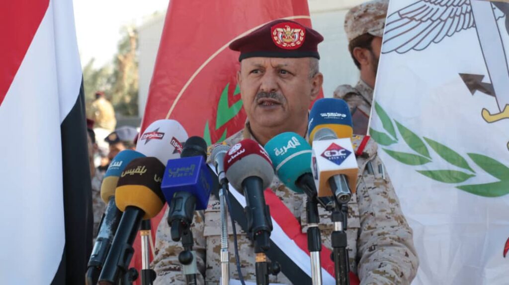 الوكيل العامري يدشن العام التدريبي والعملياتي بقيادة المنطقة العسكرية الأولى الوكيل العامري يدشن العام التدريبي والعملياتي بقيادة المنطقة العسكرية الأولى
