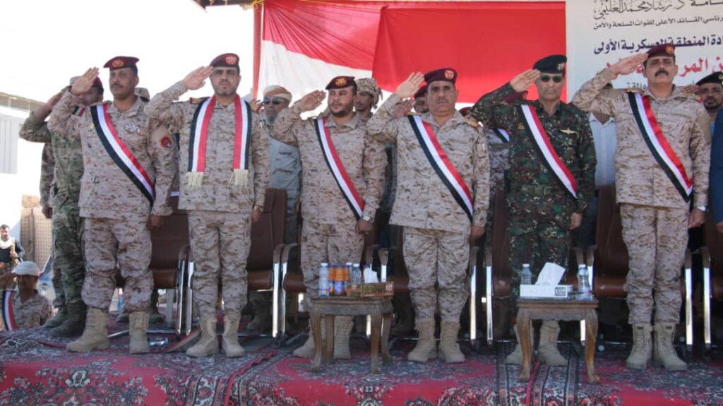 الوكيل العامري يدشن العام التدريبي والعملياتي بقيادة المنطقة العسكرية الأولى الوكيل العامري يدشن العام التدريبي والعملياتي بقيادة المنطقة العسكرية الأولى