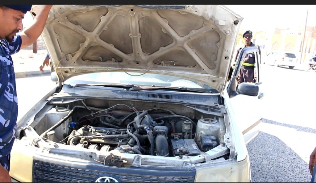 شاهد بالصور .. الحملة التفتيشية المشتركه لضبط المركبات المحولة للعمل بوقود الغاز المسال بطرق عشوائية في مدينة الشحر بساحل حضرموت شاهد بالصور .. الحملة التفتيشية المشتركه لضبط المركبات المحولة للعمل بوقود الغاز المسال بطرق عشوائية في مدينة الشحر بساحل حضرموت