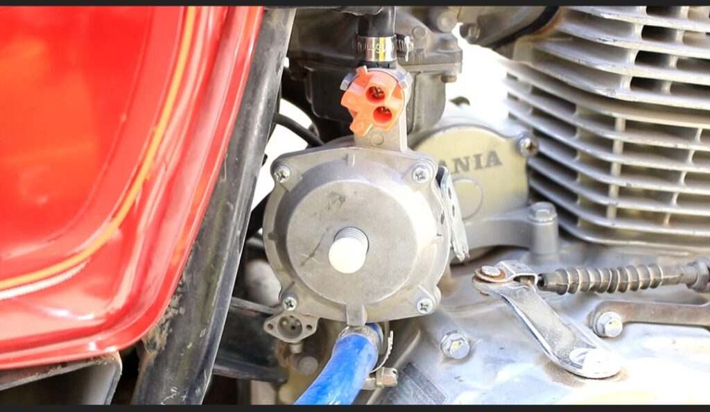 شاهد بالصور .. الحملة التفتيشية المشتركه لضبط المركبات المحولة للعمل بوقود الغاز المسال بطرق عشوائية في مدينة الشحر بساحل حضرموت شاهد بالصور .. الحملة التفتيشية المشتركه لضبط المركبات المحولة للعمل بوقود الغاز المسال بطرق عشوائية في مدينة الشحر بساحل حضرموت