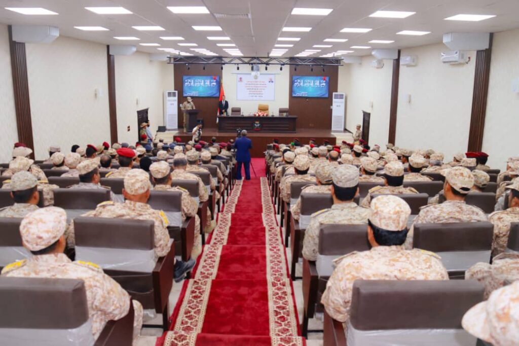 وزير الدفاع : قواتنا المسلحة سيف بتّار قطع اوصال المشروع الإيراني وزير الدفاع : قواتنا المسلحة سيف بتّار قطع اوصال المشروع الإيراني