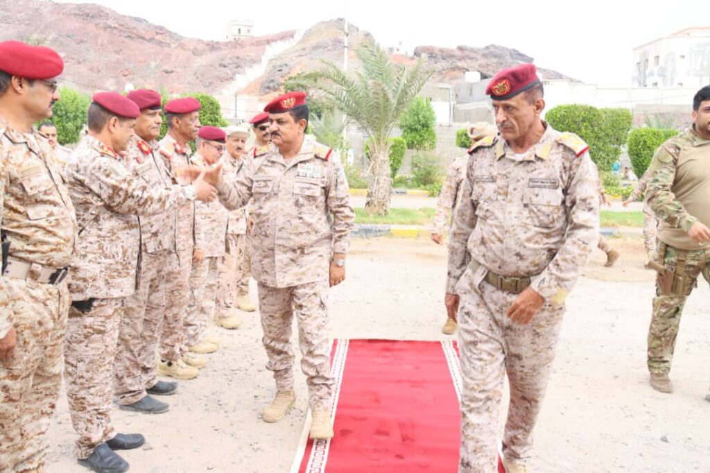 وزير الدفاع : قواتنا المسلحة سيف بتّار قطع اوصال المشروع الإيراني وزير الدفاع : قواتنا المسلحة سيف بتّار قطع اوصال المشروع الإيراني