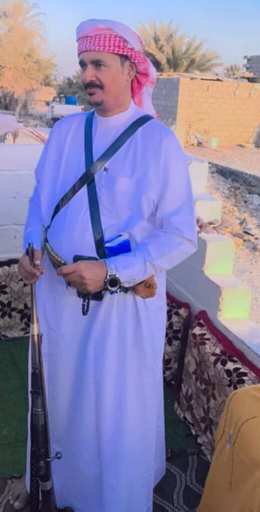 مؤسسة العوامر التنموية تكرم احد اعضاءها من منطقة العيق بدرع الوفاء تقديرا لجهوده مؤسسة العوامر التنموية تكرم احد اعضاءها من منطقة العيق بدرع الوفاء تقديرا لجهوده