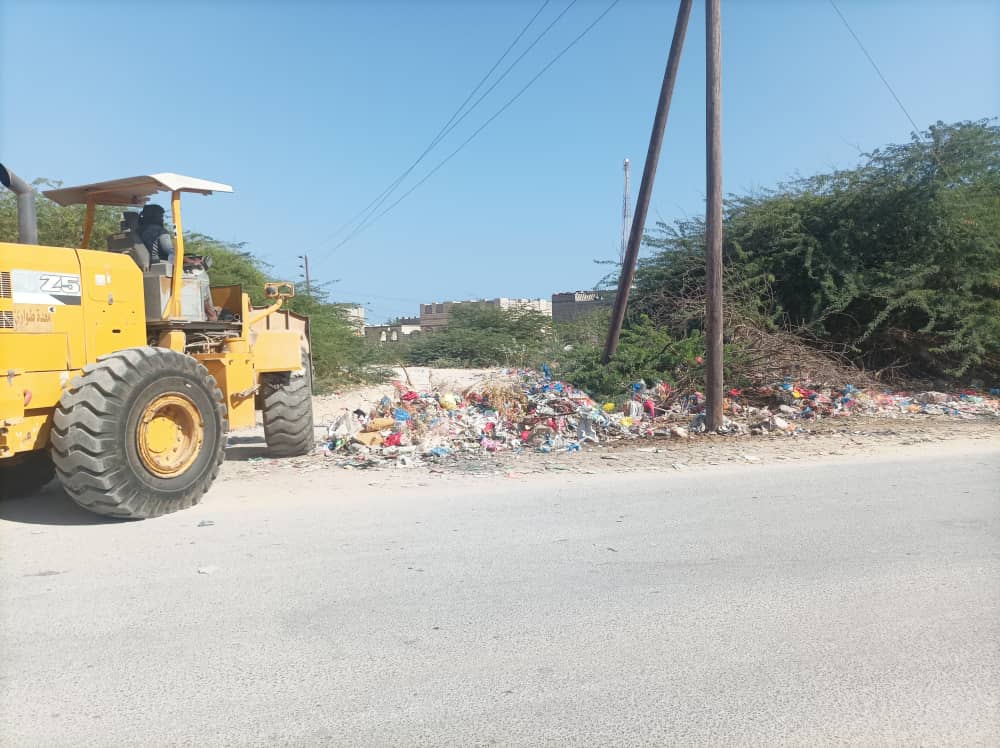 حضرموت : بدء حملة تنظيف المخلفات من عدد من المواقع في مهينم قصيعر حضرموت : بدء حملة تنظيف المخلفات من عدد من المواقع في مهينم قصيعر