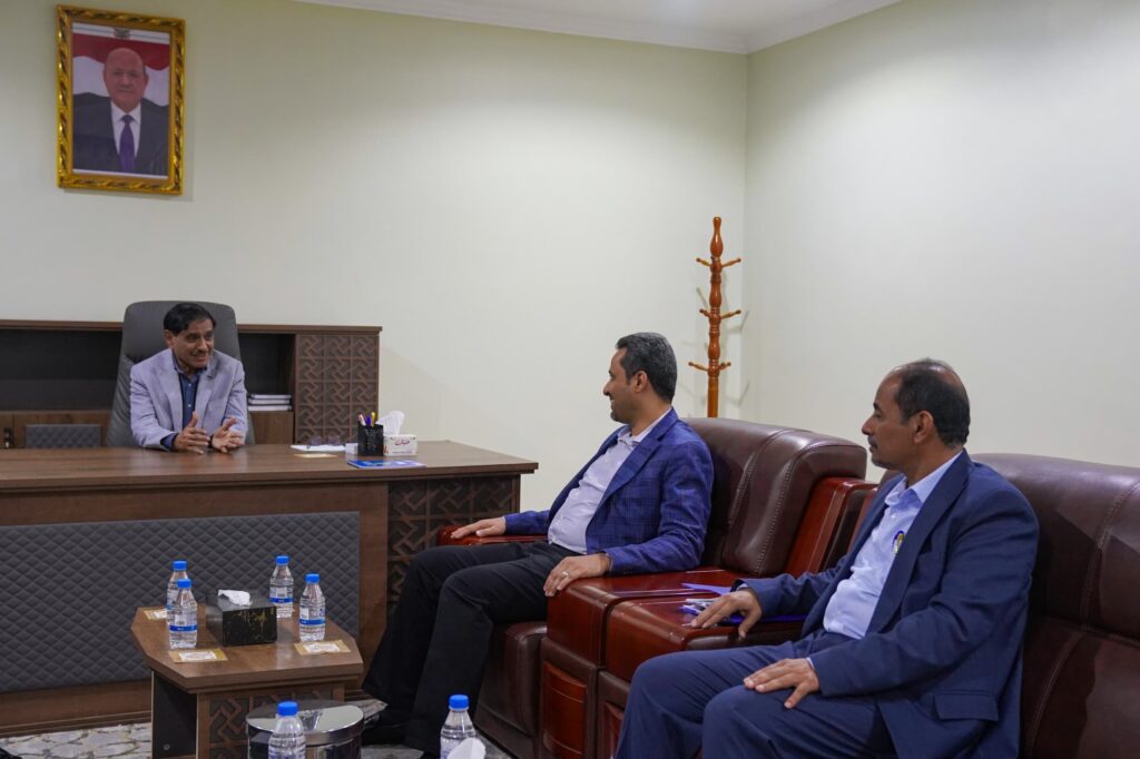 عضو مجلس القيادة الرئاسي البحسني يناقش أوضاع شركة بترومسيلة وخططها المستقبلية عضو مجلس القيادة الرئاسي البحسني يناقش أوضاع شركة بترومسيلة وخططها المستقبلية