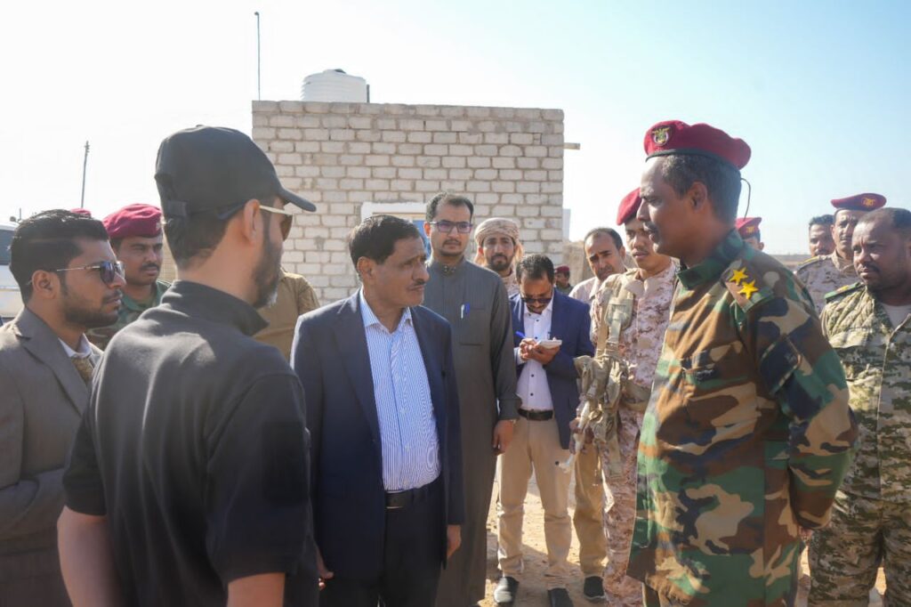 عضو مجلس القيادة الرئاسي البحسني يشيد بيقظة نقطة الصلب في كشف وضبط عملية تهريب للديزل عضو مجلس القيادة الرئاسي البحسني يشيد بيقظة نقطة الصلب في كشف وضبط عملية تهريب للديزل