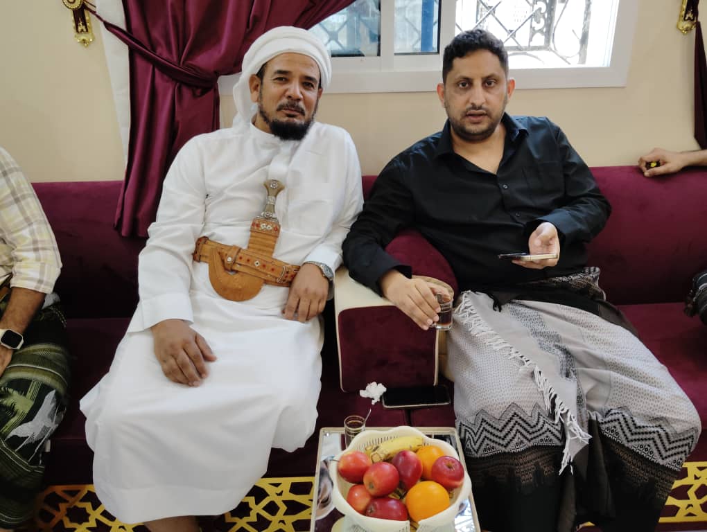 قائد الحزام الأمني م/لحج عميد ركن حسين السعيدي في ضيافة شيخ شمل قبائل يافع بني مالك وآل هرهره حضرموت "صور" قائد الحزام الأمني م/لحج عميد ركن حسين السعيدي في ضيافة شيخ شمل قبائل يافع بني مالك وآل هرهره حضرموت "صور"