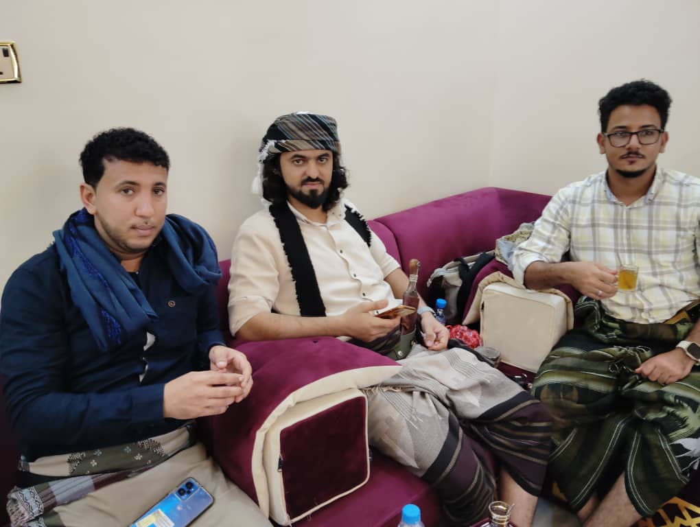 قائد الحزام الأمني م/لحج عميد ركن حسين السعيدي في ضيافة شيخ شمل قبائل يافع بني مالك وآل هرهره حضرموت "صور" قائد الحزام الأمني م/لحج عميد ركن حسين السعيدي في ضيافة شيخ شمل قبائل يافع بني مالك وآل هرهره حضرموت "صور"