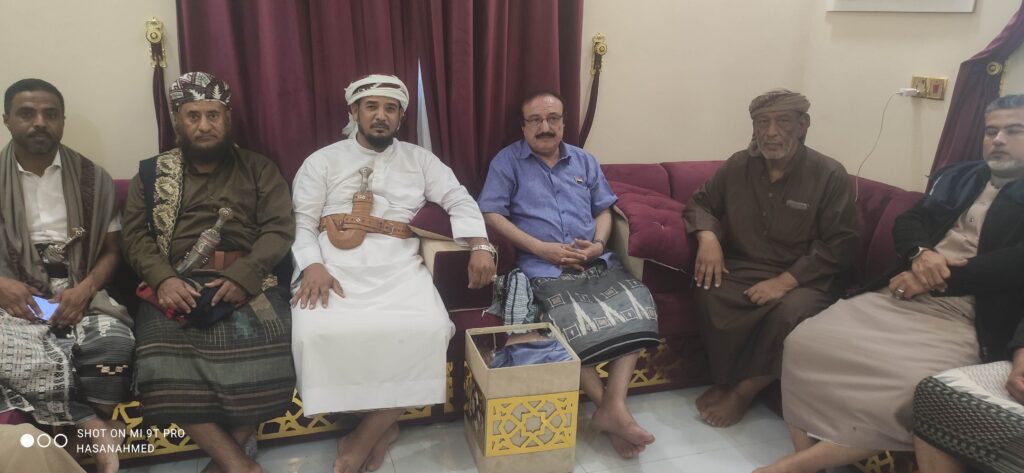 مقدم شمل قبائل يافع بني مالك وال هرهرة بحضرموت يستقبل القيادي في المجلس الانتقالي الجنوبي السفير قاسم عسكر جبران والوفد المرافق له مقدم شمل قبائل يافع بني مالك وال هرهرة بحضرموت يستقبل القيادي في المجلس الانتقالي الجنوبي السفير قاسم عسكر جبران والوفد المرافق له