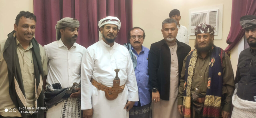 مقدم شمل قبائل يافع بني مالك وال هرهرة بحضرموت يستقبل القيادي في المجلس الانتقالي الجنوبي السفير قاسم عسكر جبران والوفد المرافق له مقدم شمل قبائل يافع بني مالك وال هرهرة بحضرموت يستقبل القيادي في المجلس الانتقالي الجنوبي السفير قاسم عسكر جبران والوفد المرافق له