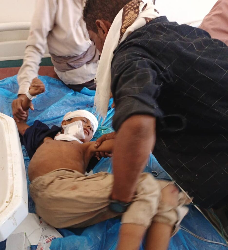 وفاة 3 وأصابة 9 آخرين أثر انقلاب سيارة تقل مشجعي من فريق صقور بني مضار، بمديرية المضاربة. وفاة 3 وأصابة 9 آخرين أثر انقلاب سيارة تقل مشجعي من فريق صقور بني مضار، بمديرية المضاربة.