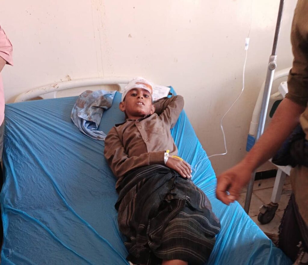 وفاة 3 وأصابة 9 آخرين أثر انقلاب سيارة تقل مشجعي من فريق صقور بني مضار، بمديرية المضاربة. وفاة 3 وأصابة 9 آخرين أثر انقلاب سيارة تقل مشجعي من فريق صقور بني مضار، بمديرية المضاربة.