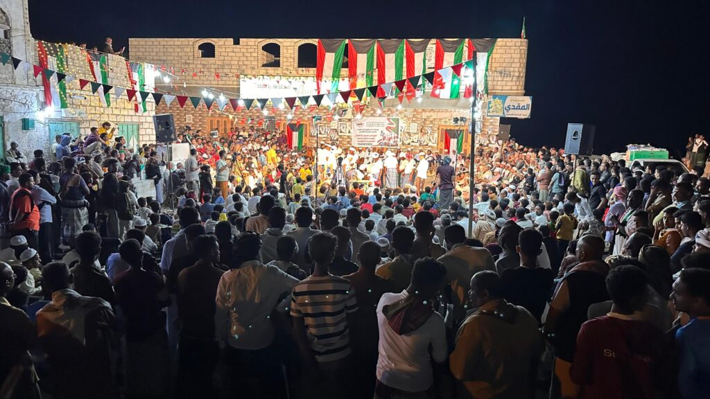 مدينة الحامي بساحل حضرموت تحتفي بالعيد الوطني الكويتي في كرنفال تراثي بهيج "شاهد الصور" مدينة الحامي بساحل حضرموت تحتفي بالعيد الوطني الكويتي في كرنفال تراثي بهيج "شاهد الصور"