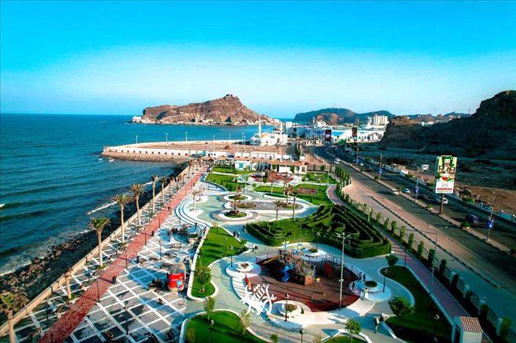 حديقة عدن مول.. تحفة جمالية تنجزها شركات هائل سعيد أنعم وتعيد رونق كريتر حديقة عدن مول.. تحفة جمالية تنجزها شركات هائل سعيد أنعم وتعيد رونق كريتر