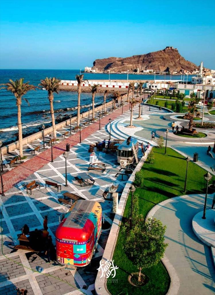 حديقة عدن مول.. تحفة جمالية تنجزها شركات هائل سعيد أنعم وتعيد رونق كريتر حديقة عدن مول.. تحفة جمالية تنجزها شركات هائل سعيد أنعم وتعيد رونق كريتر