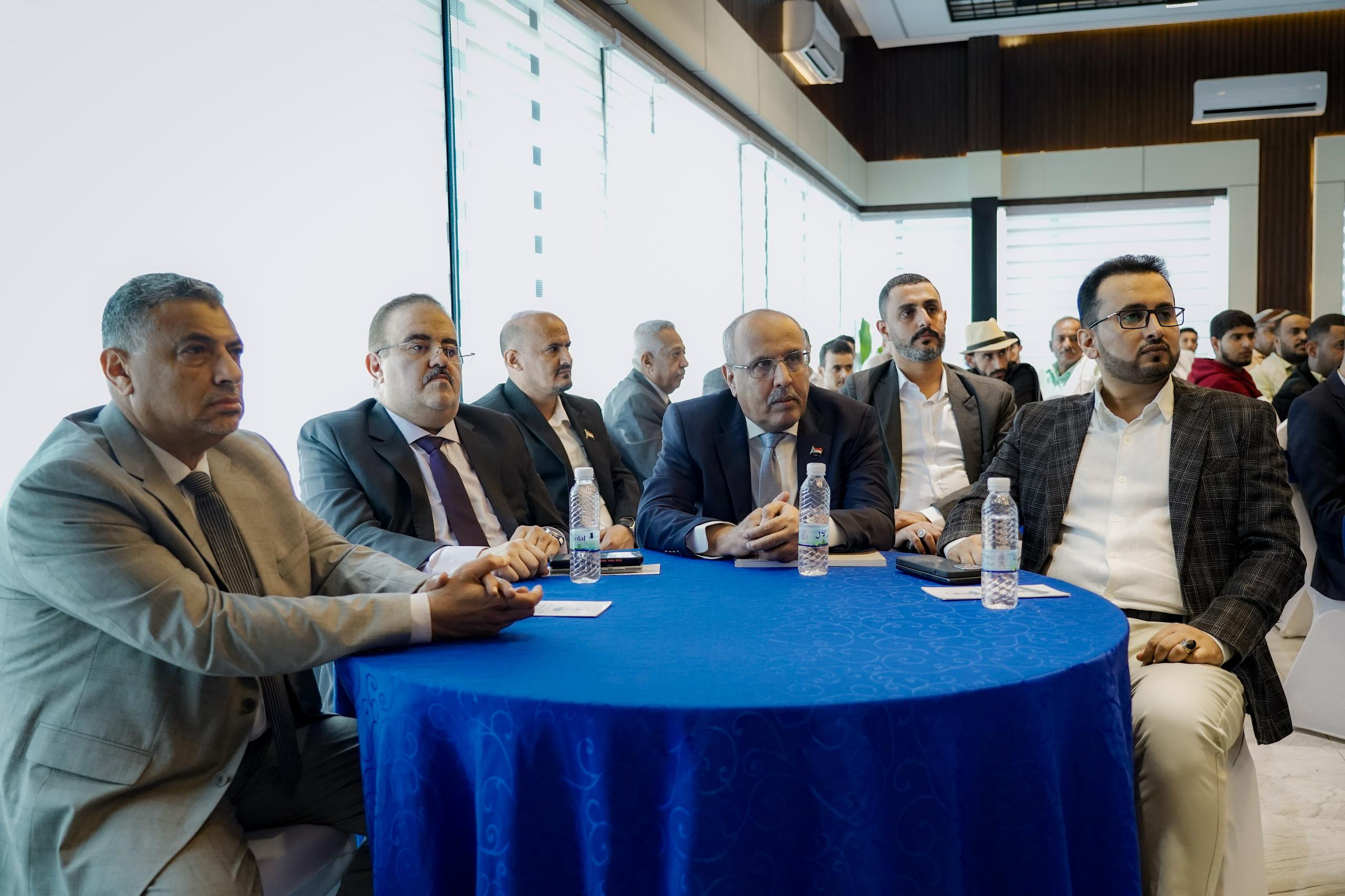 برعاية الرئيس الزُبيدي.. الكثيري يشهد تدشين دليل عدن السياحي تحت شعار "عدن تاريخ وسياحة" برعاية الرئيس الزُبيدي.. الكثيري يشهد تدشين دليل عدن السياحي تحت شعار "عدن تاريخ وسياحة"