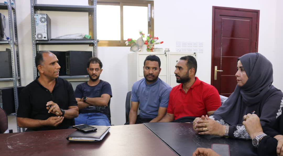 الأمانة العامة تختتم المرحلة الثالثة لمبادرة تشجير وتحسين البيئة المدرسية بمدارس العاصمة عدن الأمانة العامة تختتم المرحلة الثالثة لمبادرة تشجير وتحسين البيئة المدرسية بمدارس العاصمة عدن
