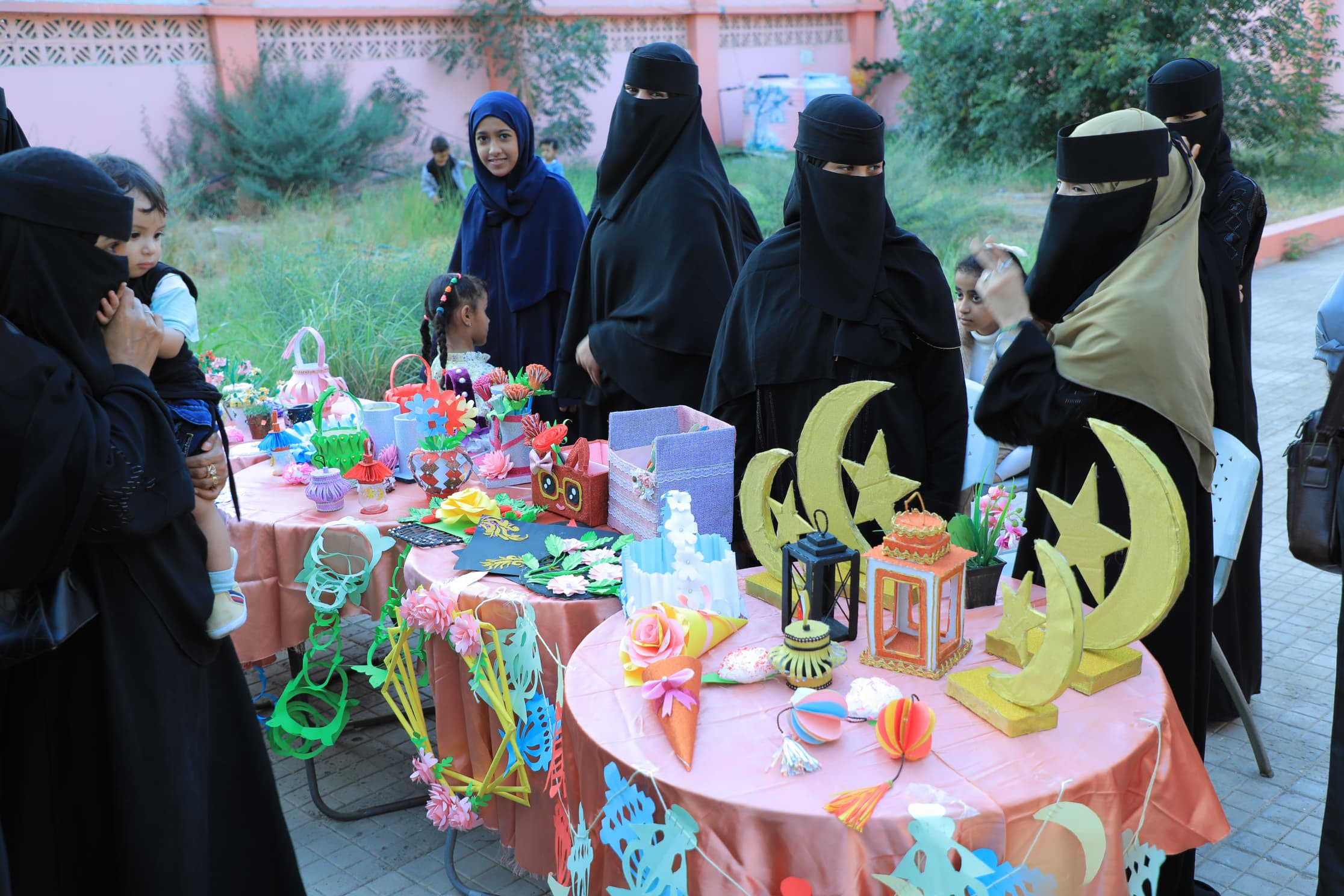 الأمانة العامة تنظم معرضًا للابتكارات والأشغال اليدوية للأطفال من ذوي الاحتياجات الخاصة في العاصمة عدن الأمانة العامة تنظم معرضًا للابتكارات والأشغال اليدوية للأطفال من ذوي الاحتياجات الخاصة في العاصمة عدن