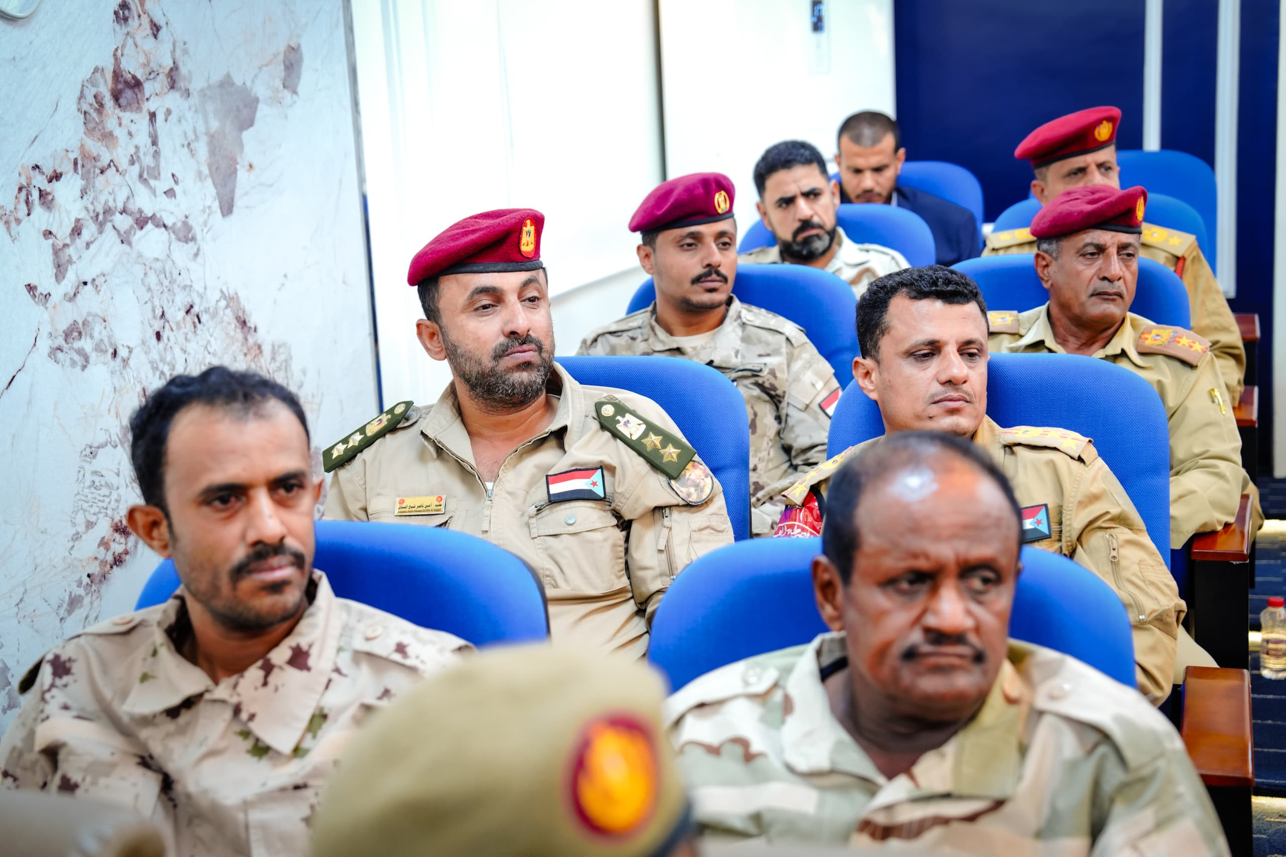 الرئيس الزُبيدي يرأس اجتماعا موسعا للقادة العسكريين والأمنيين الجنوبيين الرئيس الزُبيدي يرأس اجتماعا موسعا للقادة العسكريين والأمنيين الجنوبيين