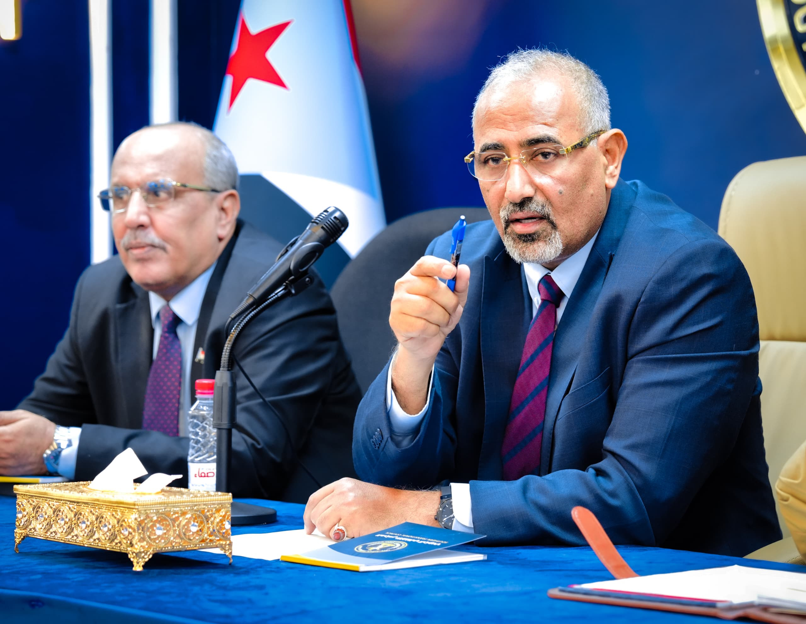 الرئيس الزُبيدي يرأس اجتماعا موسعا للقادة العسكريين والأمنيين الجنوبيين الرئيس الزُبيدي يرأس اجتماعا موسعا للقادة العسكريين والأمنيين الجنوبيين