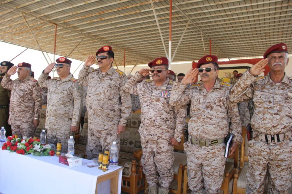 قائد المنطقة العسكرية الاولى يتفقد قيادة محور ثمود واللواء 315 مدرع في صحراء ثمود قائد المنطقة العسكرية الاولى يتفقد قيادة محور ثمود واللواء 315 مدرع في صحراء ثمود