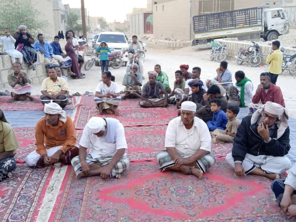 استكمالا لتشكيل اللجان المحلية ونزولاتها الميدانية بمديرية القطن ،انتخاب لــجـنه تحـالــف ( عـمــاد ) منطقه الخبه وبابكر من الاخوه / محمد عاشور عباد ( رئيساً ) ومكرم بطيق ( نائب للرئيس ) بمنطقه الخبه وبابكر م/ االقطن م/ حضرموت استكمالا لتشكيل اللجان المحلية ونزولاتها الميدانية بمديرية القطن ،انتخاب لــجـنه تحـالــف ( عـمــاد ) منطقه الخبه وبابكر من الاخوه / محمد عاشور عباد ( رئيساً ) ومكرم بطيق ( نائب للرئيس ) بمنطقه الخبه وبابكر م/ االقطن م/ حضرموت