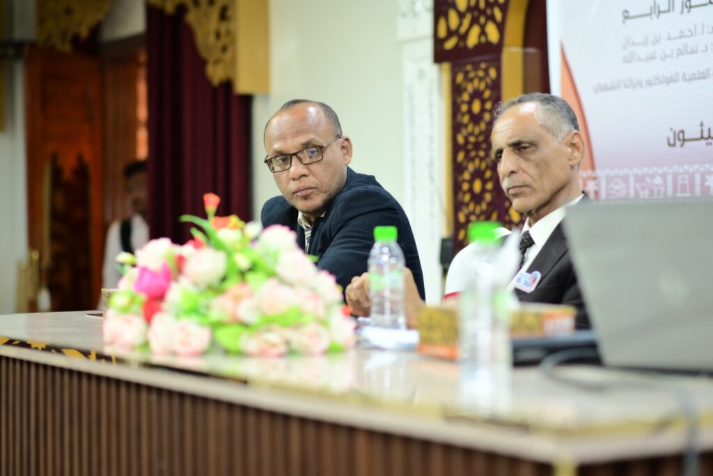 انعقاد ندوة علمية بمدينة سيئون للموروث الشعبي في أولى فعاليات مهرجان الشيخ زايد للتراث النسخة الثالثة انعقاد ندوة علمية بمدينة سيئون للموروث الشعبي في أولى فعاليات مهرجان الشيخ زايد للتراث النسخة الثالثة