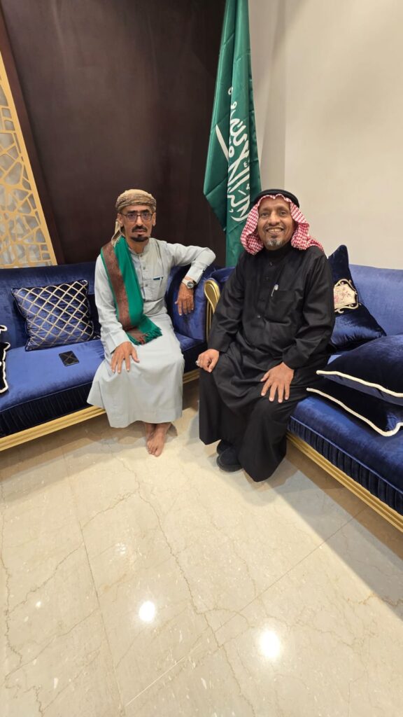 المنصب سبيت باوزير يقوم بزيارة شيخ المكارم الشيخ مبارك باعبود باوزير المنصب سبيت باوزير يقوم بزيارة شيخ المكارم الشيخ مبارك باعبود باوزير