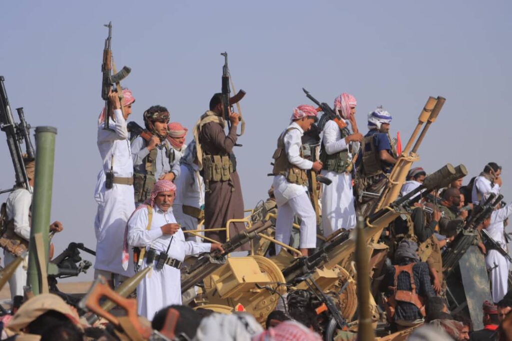 في احتشاد قبلي مُهيب بمأرب..قبائل مذحج وحمير تُعلن النفير ضد الحوثيين وتدعو لمؤتمر لتوحيد القبائل "صور" في احتشاد قبلي مُهيب بمأرب..قبائل مذحج وحمير تُعلن النفير ضد الحوثيين وتدعو لمؤتمر لتوحيد القبائل "صور"