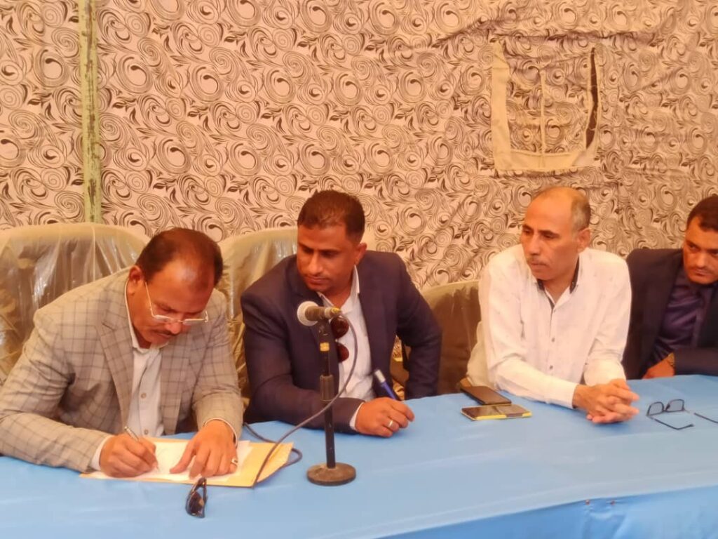 وضع حجر الاساس لمشروع توفير محطة طاقة شمسية هجينه قدرة (626 كيلو وات) لحقل دمون بتريم وضع حجر الاساس لمشروع توفير محطة طاقة شمسية هجينه قدرة (626 كيلو وات) لحقل دمون بتريم