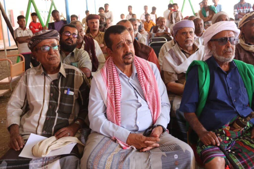 تحت شعار الوفاء لأهل العطاء .. أبناء حجر يكرمون مدير عام مديرية حجر السابق أنور الشادلي "صور" تحت شعار الوفاء لأهل العطاء .. أبناء حجر يكرمون مدير عام مديرية حجر السابق أنور الشادلي "صور"