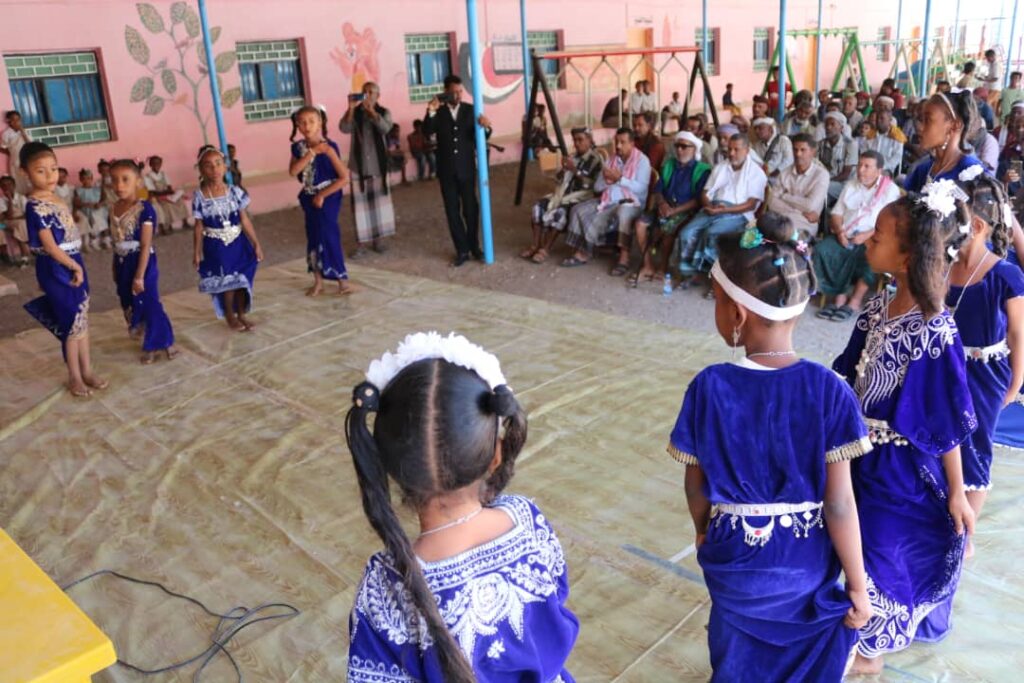 تحت شعار الوفاء لأهل العطاء .. أبناء حجر يكرمون مدير عام مديرية حجر السابق أنور الشادلي "صور" تحت شعار الوفاء لأهل العطاء .. أبناء حجر يكرمون مدير عام مديرية حجر السابق أنور الشادلي "صور"